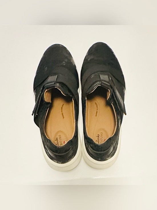 Clarks Shoes - NWOT Clarks Unstructured Black Leather Hook & Loop Comfort Sneakers